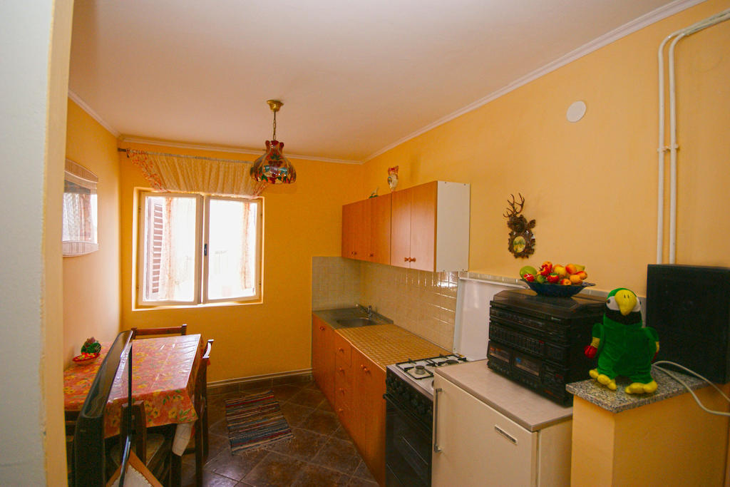 Guest House Robert I Mirna Бале Екстериор снимка
