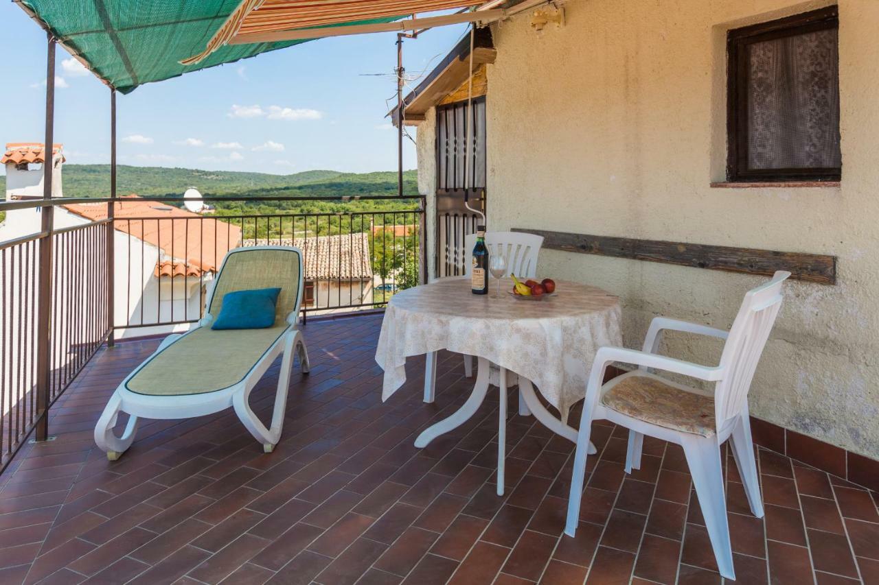 Guest House Robert I Mirna Бале Екстериор снимка